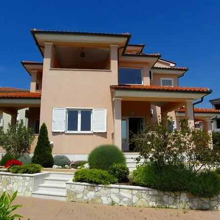 In With Terrace, Air Conditioning, Wifi, Washing Machine 3352-28 Premantura