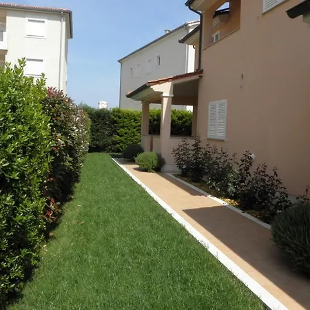 In With Terrace, Air Conditioning, Wifi, Washing Machine 3352-28 Premantura