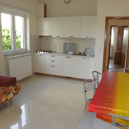 Apartment In With Terrace, Air Conditioning, Wifi, Washing Machine 3352-28 *